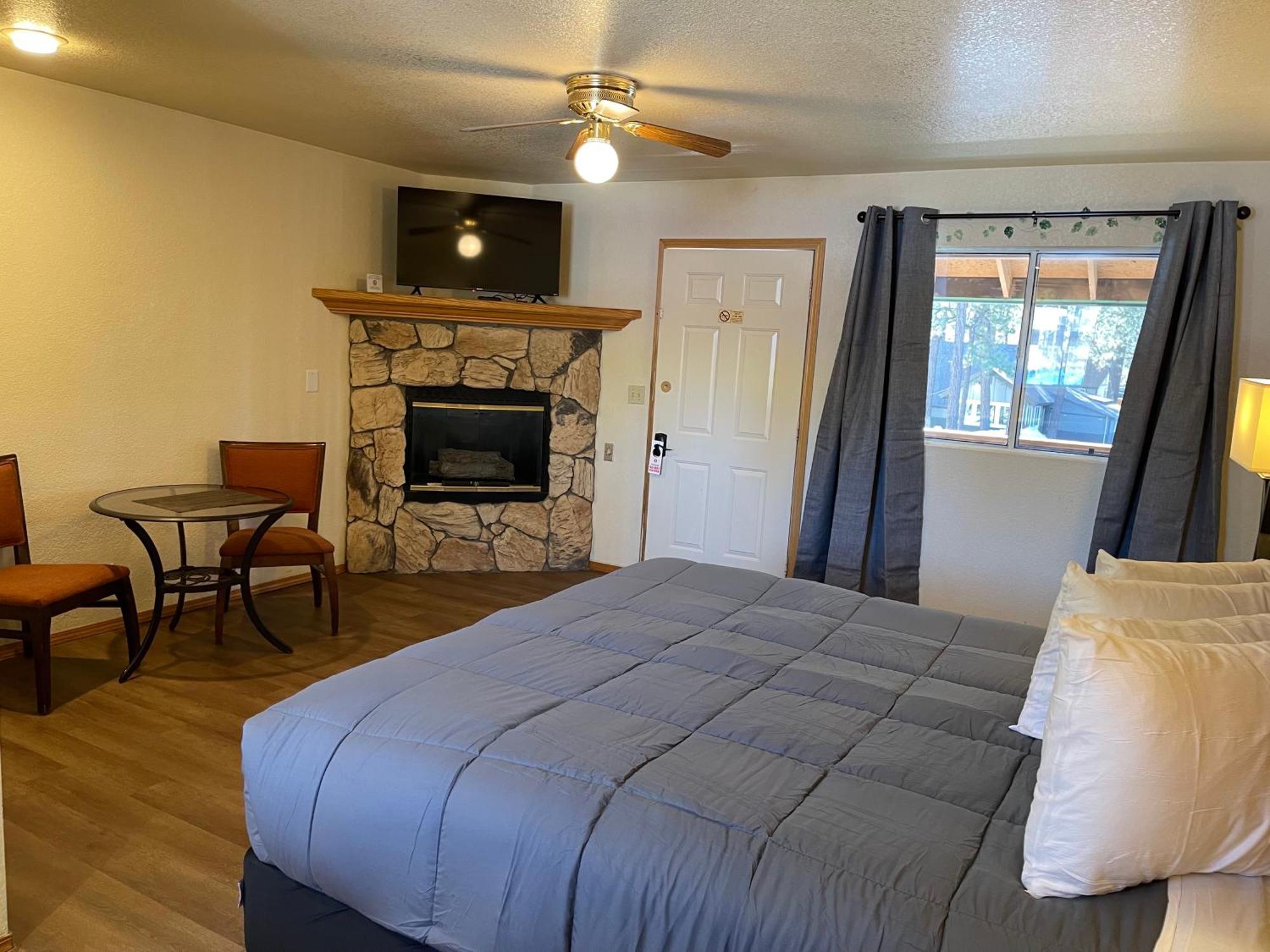 Snow Bear Lodge Big Bear Lake Exterior photo